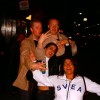 Markus, Nadia, Tobias och Nina gör gangsigns som vanligt.